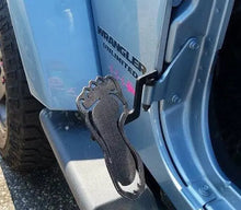 Load image into Gallery viewer, Yeti footprint foot pegs for Wrangler and Gladiator PPE Offroad