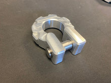 Load image into Gallery viewer, Billet Aluminum d-ring shackles with stainless steel 7/8 pin. PPE Offroad
